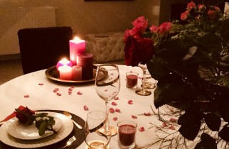 Table d hote romantique - Fleurs Bouquet service en chambre - Services hôteliers