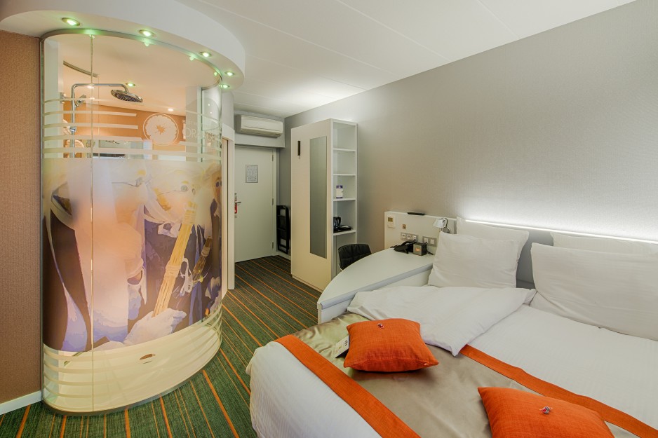 Champán La Louvière Lit et douche spectacle